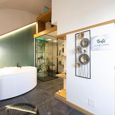 Bali Aqua&Charme Bed & Breakfast Gaeta Exterior foto